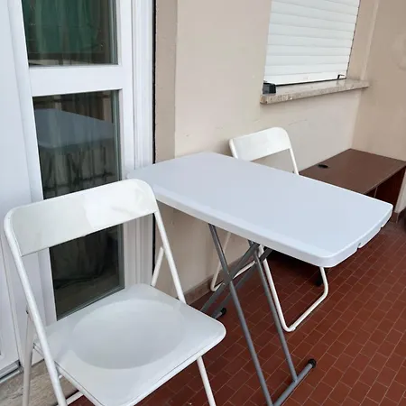 Nicole's House אסטי