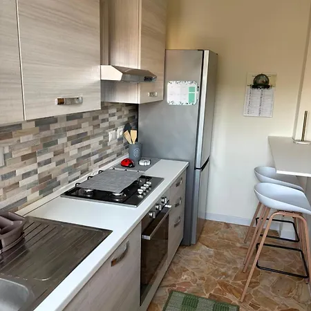 בית הארחה Nicole's House אסטי