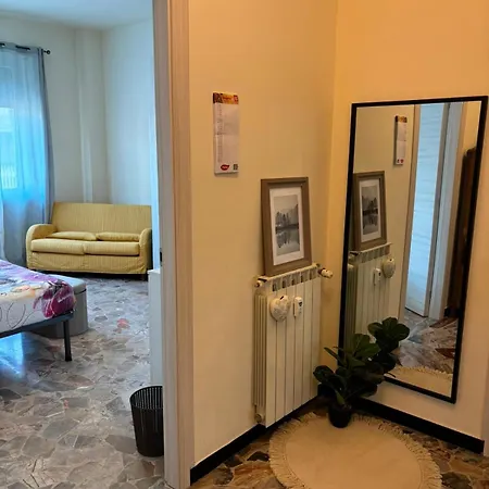 Nicole's House בית הארחה