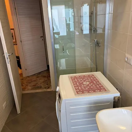 Nicole's House בית הארחה 3*