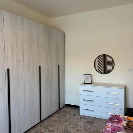 Nicole's House 3* אסטי