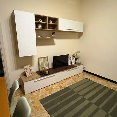 Nicole's House 3* אסטי