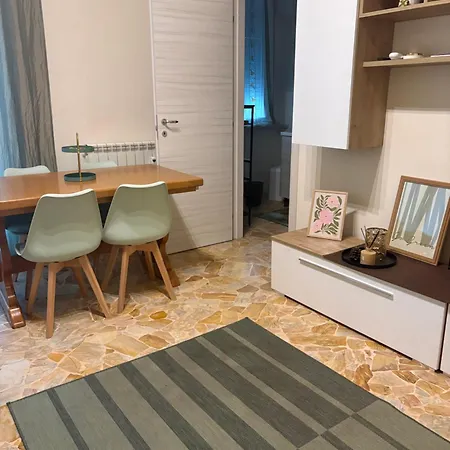 Nicole's House בית הארחה