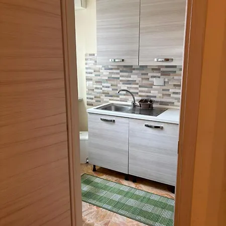 בית הארחה Nicole's House אסטי