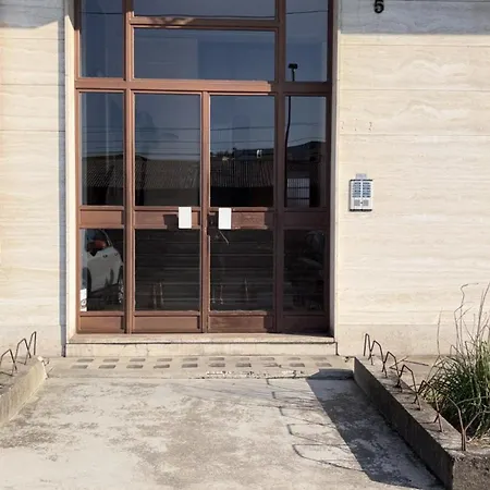 Nicole's House 3* אסטי